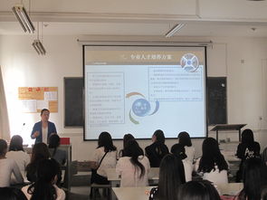 人文艺术学院2015级新生入学教育活动有序开展